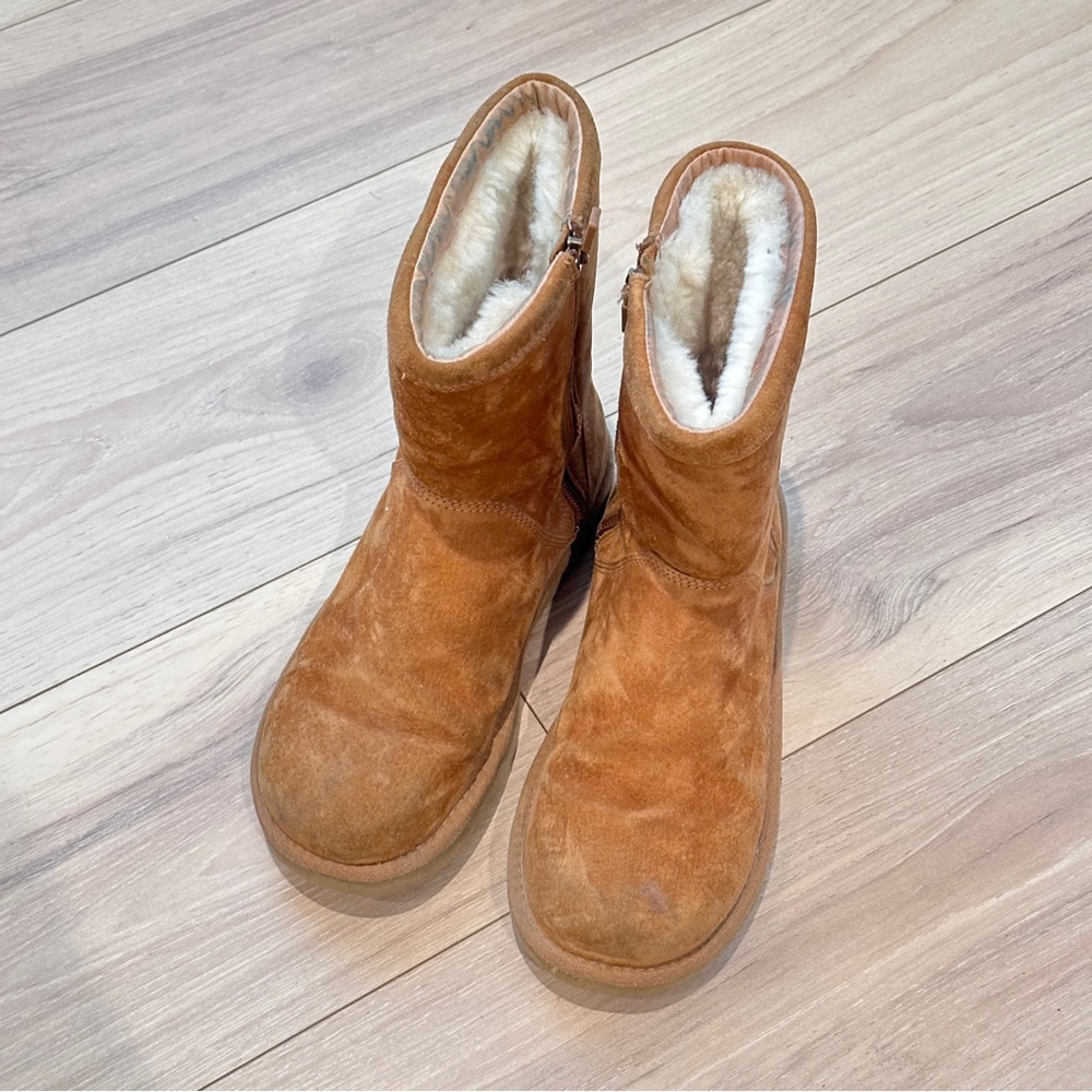 Ugg Australia Roslyn Zipper Suede Boot Size 7
